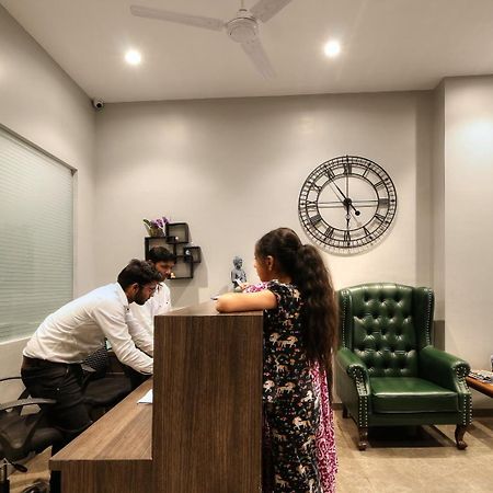 Magnus Fortune House Business Hotel , Magarpatta Mundhva Екстериор снимка