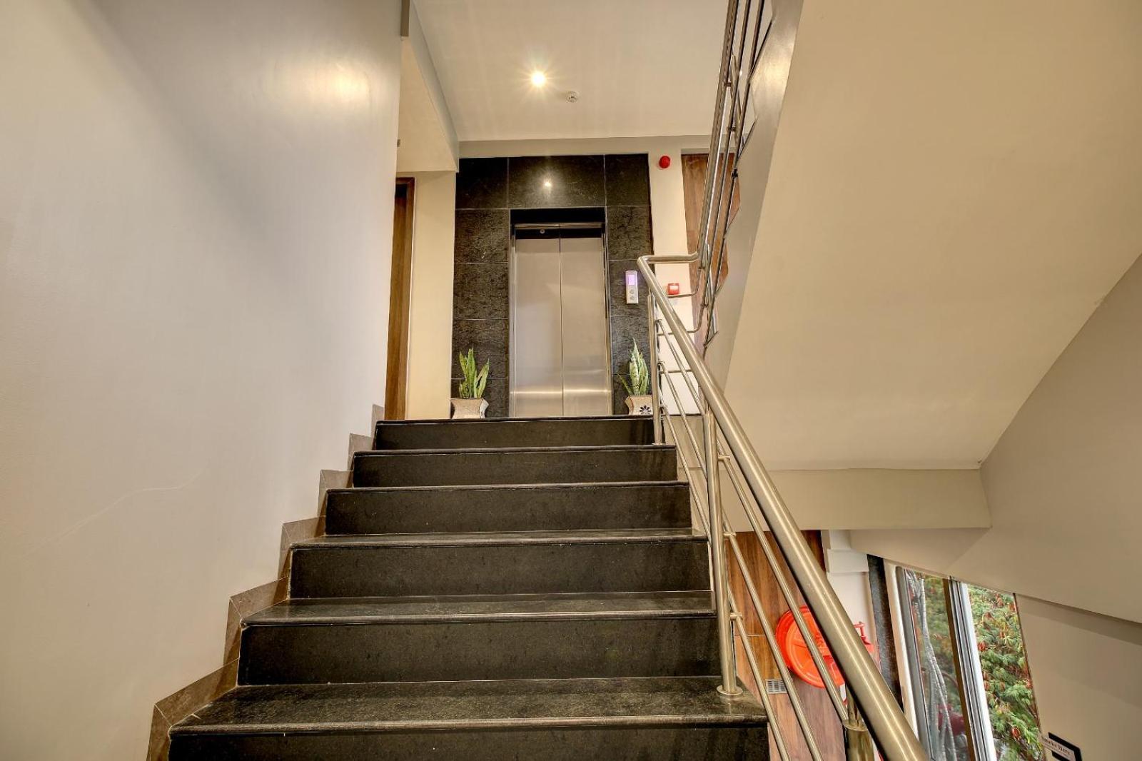 Magnus Fortune House Business Hotel , Magarpatta Mundhva Екстериор снимка