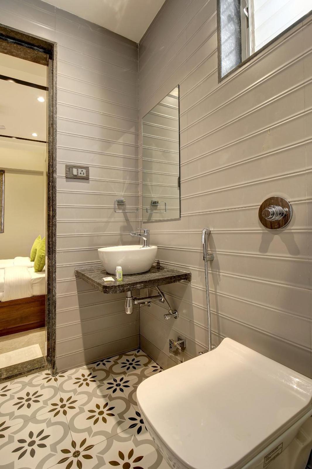 Magnus Fortune House Business Hotel , Magarpatta Mundhva Екстериор снимка