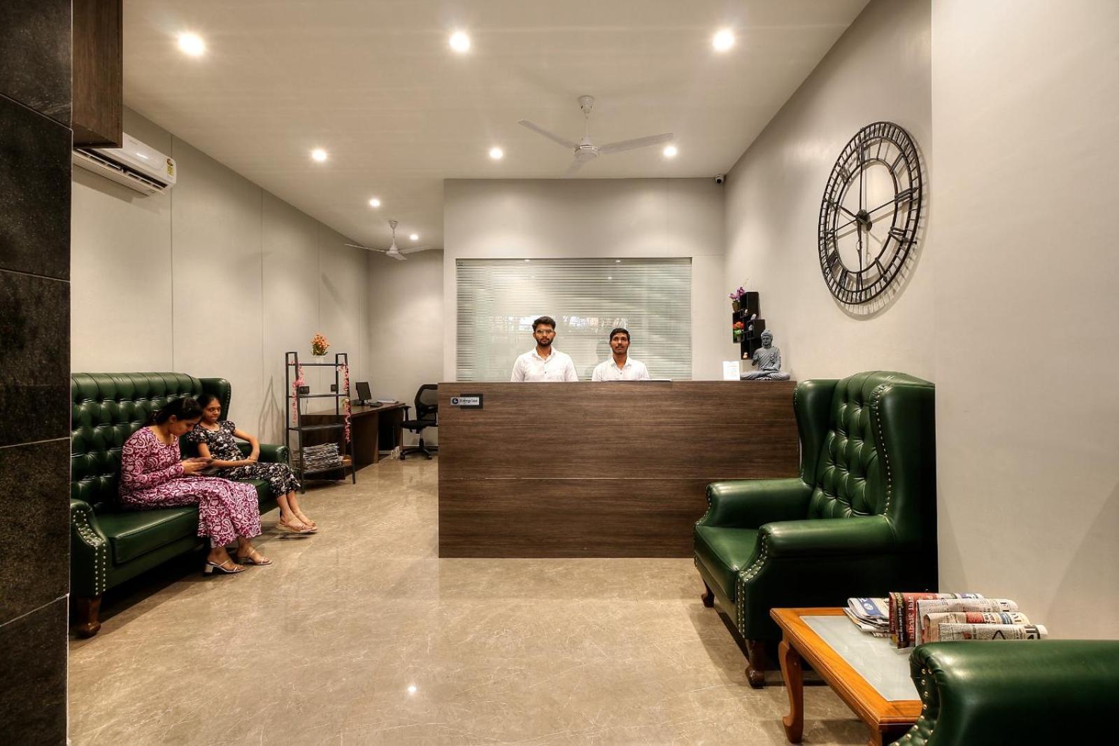 Magnus Fortune House Business Hotel , Magarpatta Mundhva Екстериор снимка