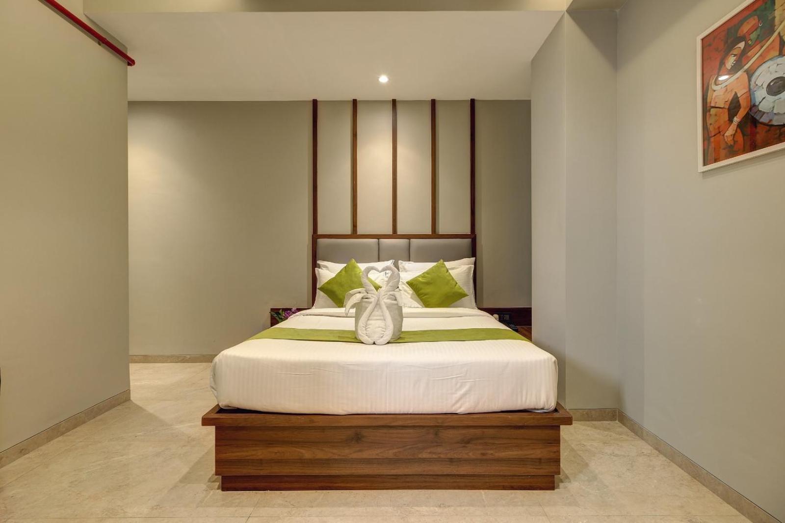 Magnus Fortune House Business Hotel , Magarpatta Mundhva Екстериор снимка