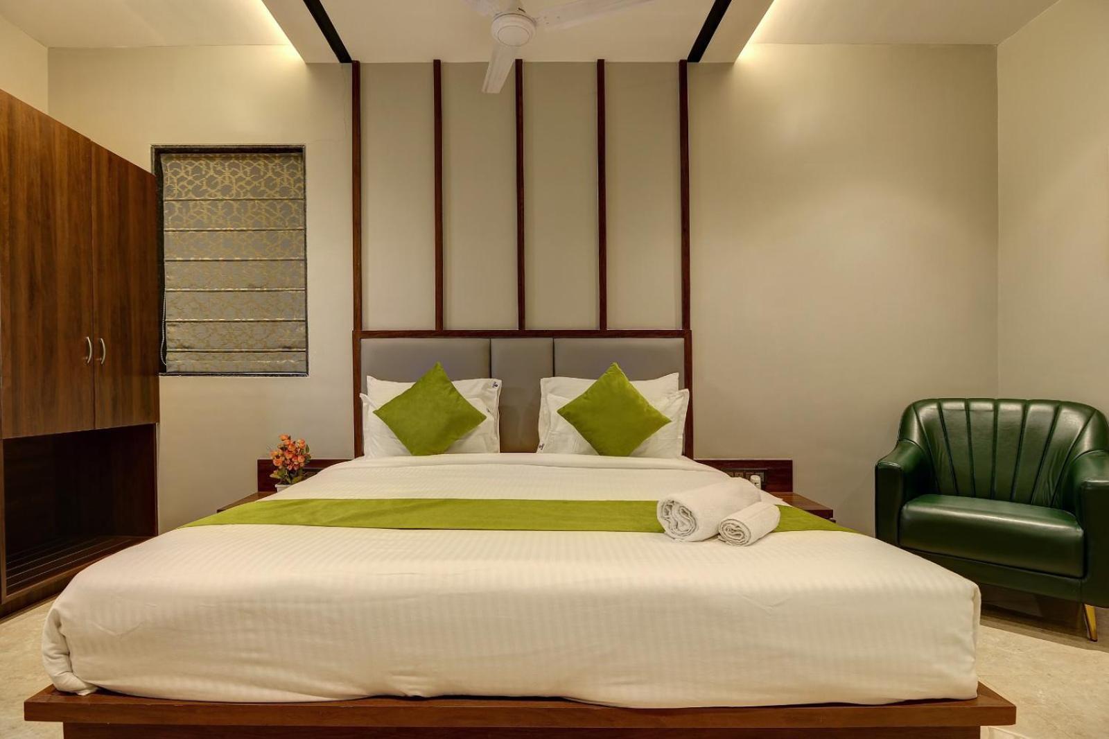 Magnus Fortune House Business Hotel , Magarpatta Mundhva Екстериор снимка